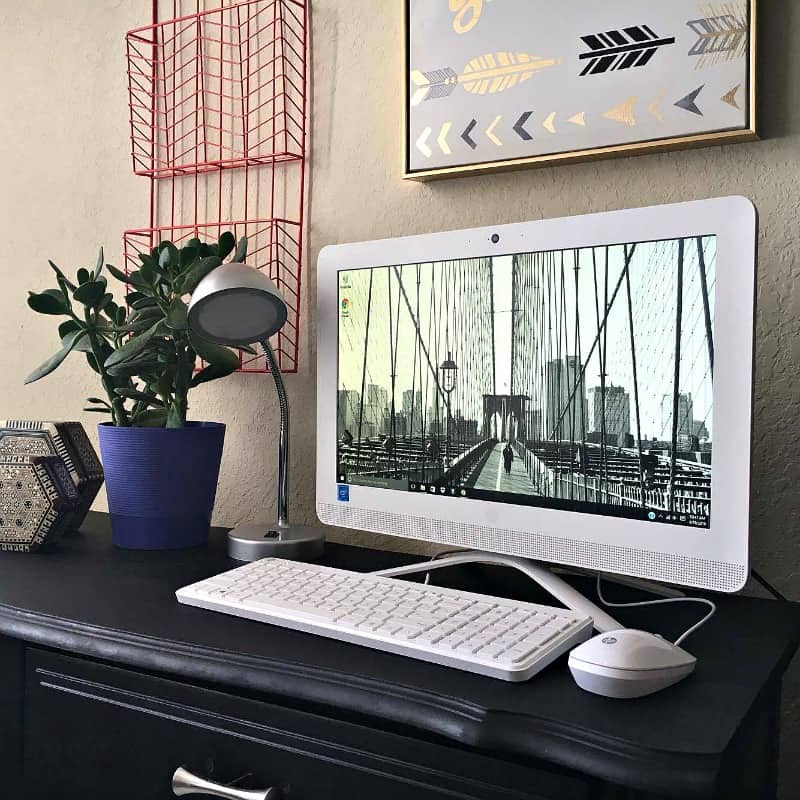 Back To School DIY Chalkboard Surface Desk 