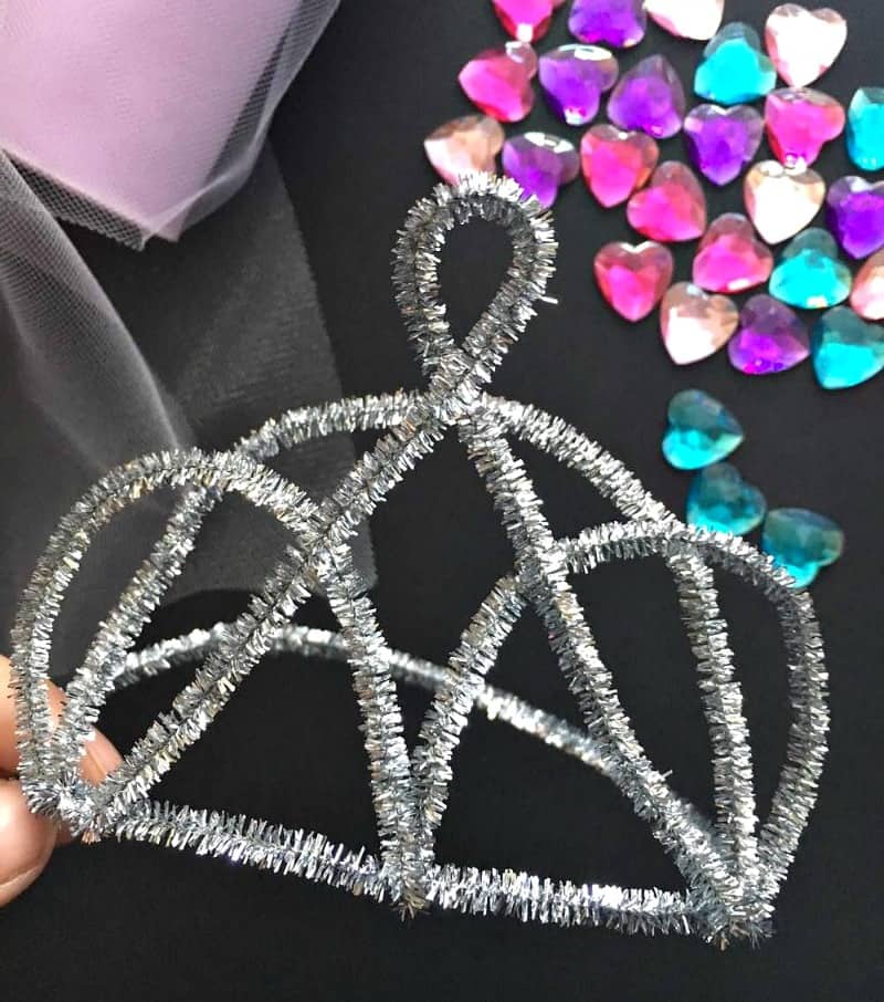 DIY Pipe Cleaner Tiara