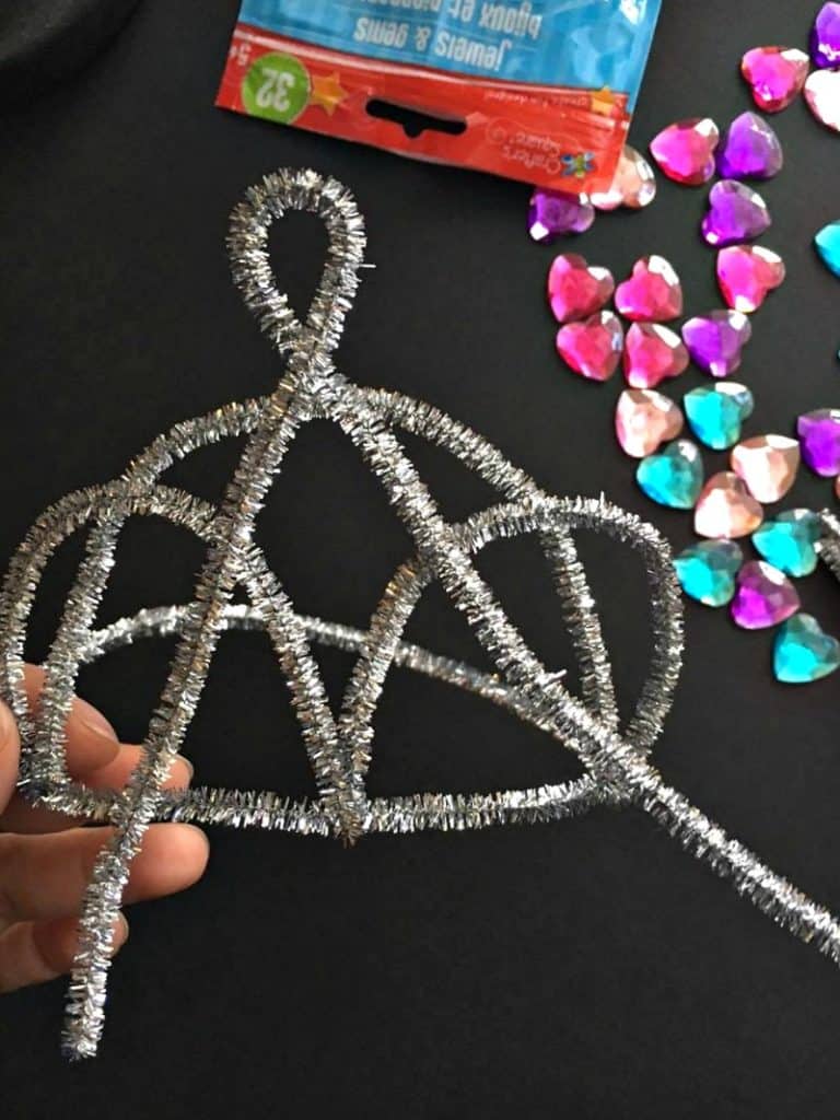 DIY Pipe Cleaner Tiara