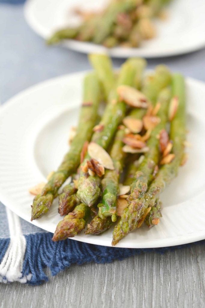 Keto Asparagus Almondine