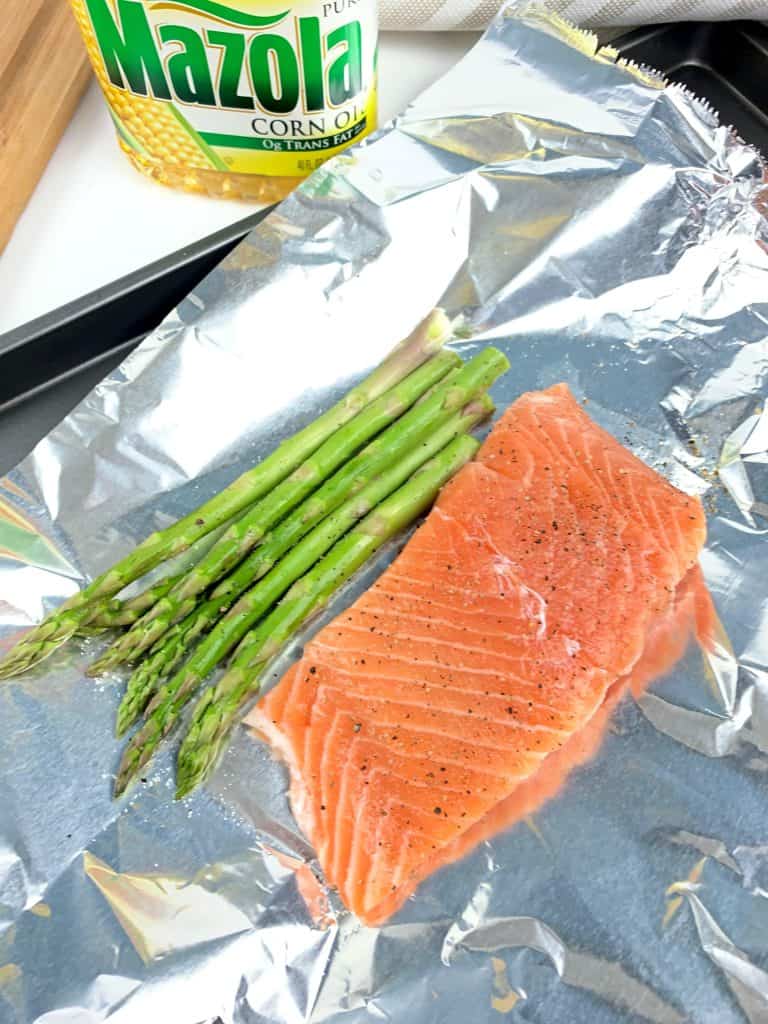 Lemon Salmon & Asparagus Foil Packs