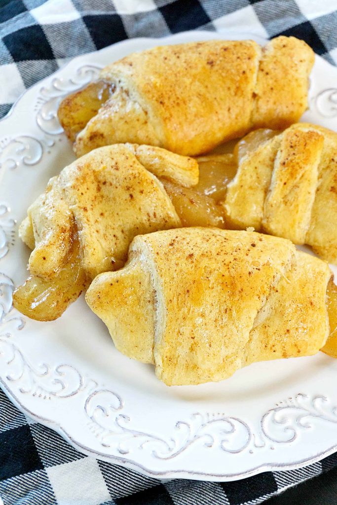 Apple Pie Crescent Rolls (Easy 3 Ingredient Recipe!)