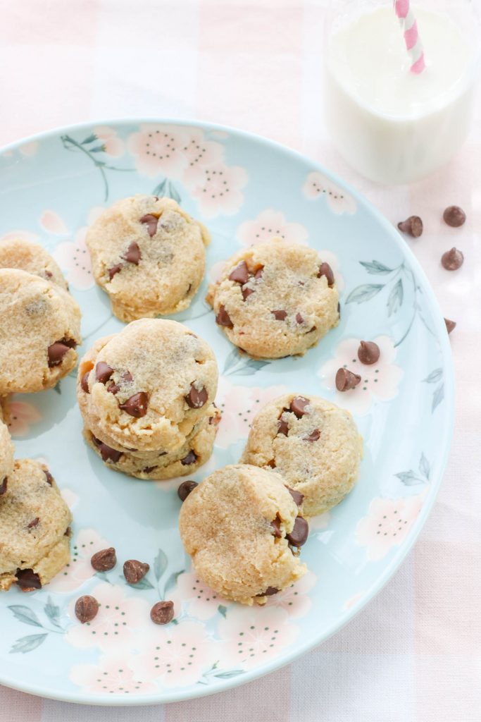 Low Carb Chocolate Chips Cookies