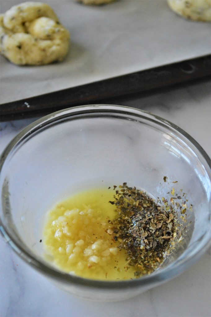 Easy Keto Garlic Knots Recipe