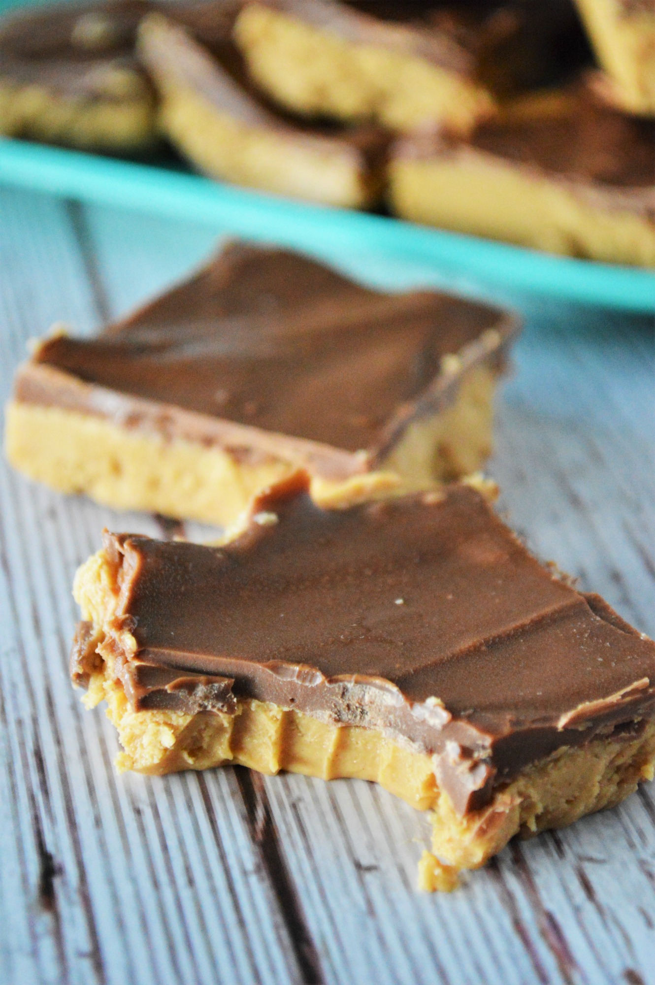 No Bake Keto Chocolate Peanut Butter Bars - Low Carb Snack