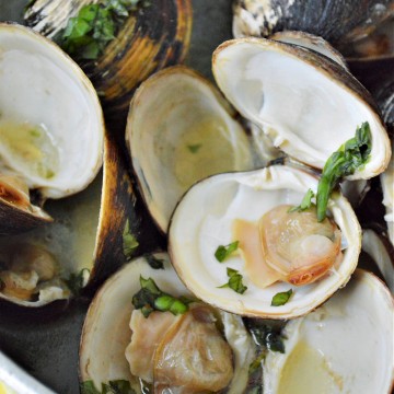 Garlic Butter Clams Recipe