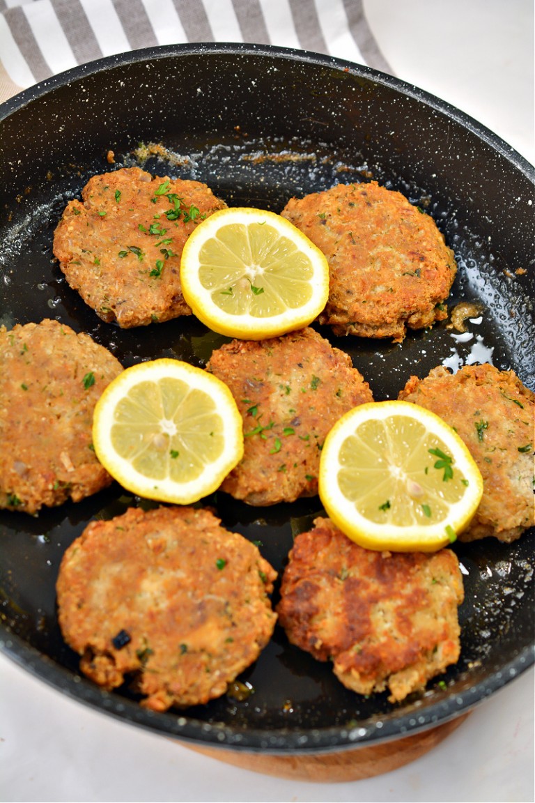 Keto Salmon Patties With Parmesan Cheese Easy Low Carb Lunch