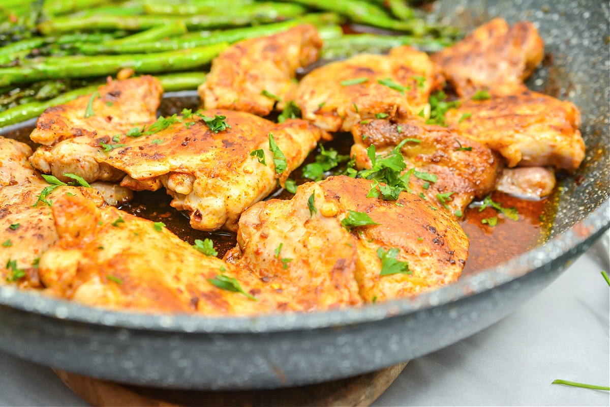 Keto Garlic Butter Chicken Thighs and Asparagus