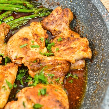 Keto Garlic Butter Chicken Thighs and Asparagus
