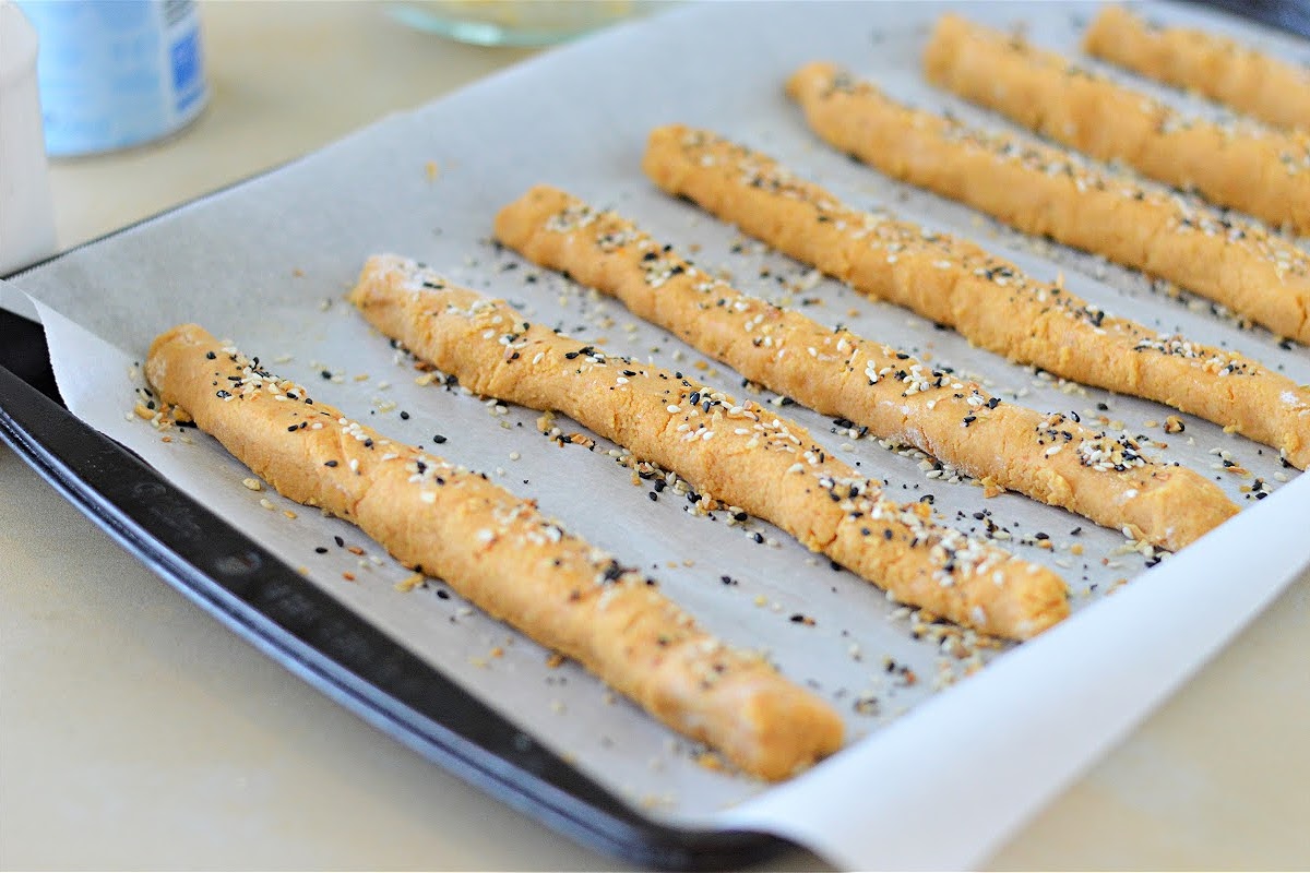 Low Carb Everything Bagel Breadsticks With Pumpkin