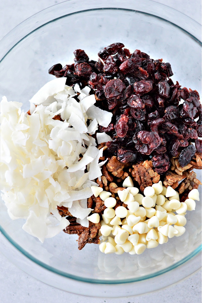 Low-Carb Trail Mix With Cranberries