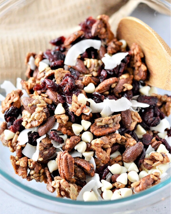 Low-Carb Trail Mix With Cranberries