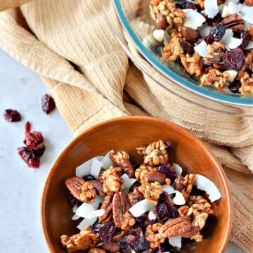 Low-Carb Trail Mix With Cranberries