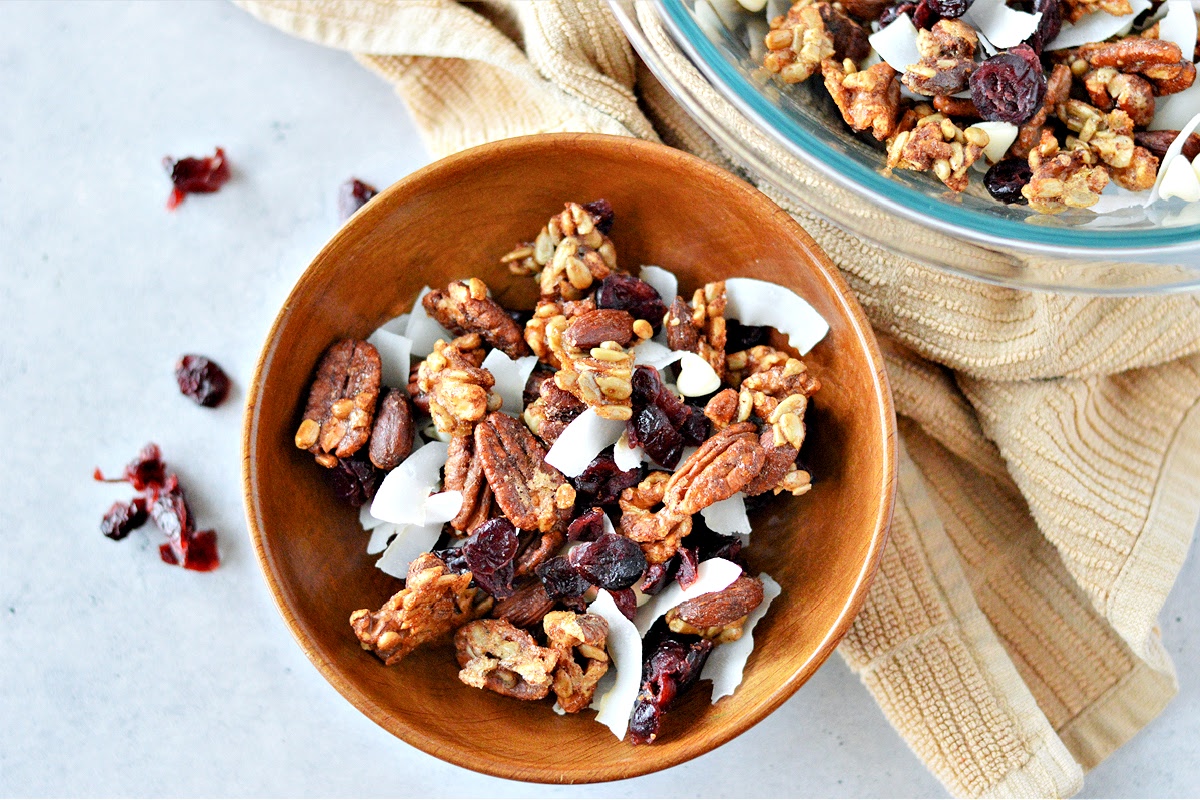 Low-Carb Trail Mix With Cranberries