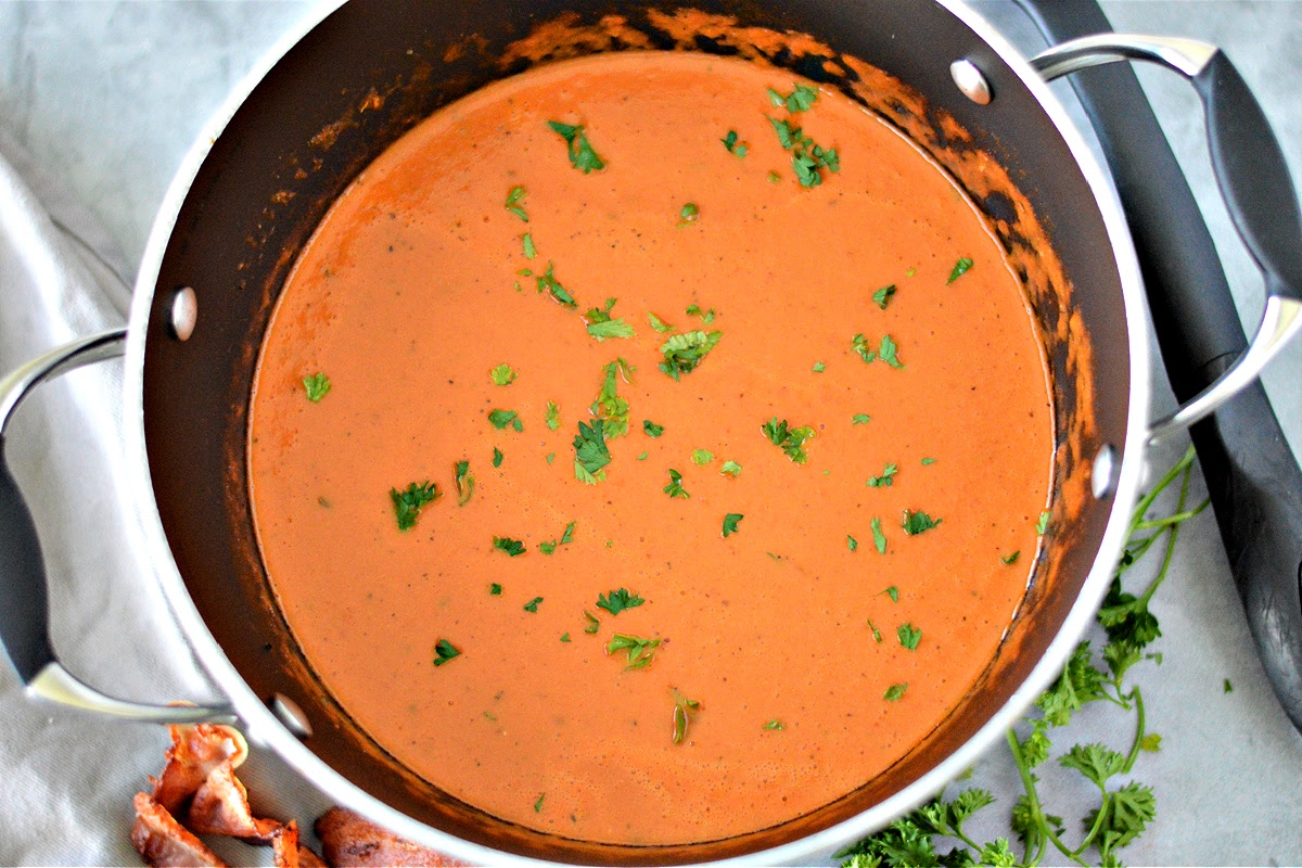 Low-Carb Creamy Tomato Bacon Soup