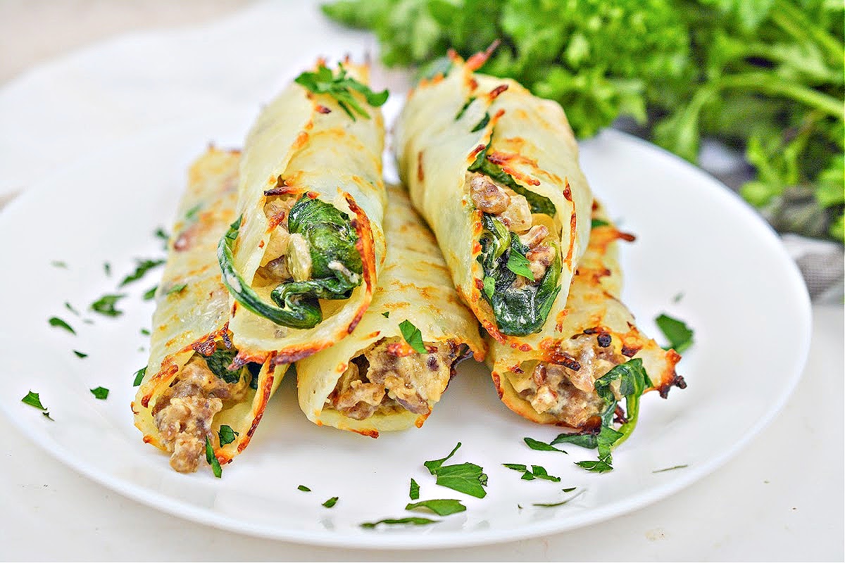 Keto Sausage and Spinach Roll-Ups