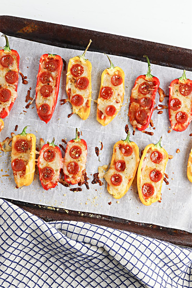 Low-Carb Pizza Pepper Poppers