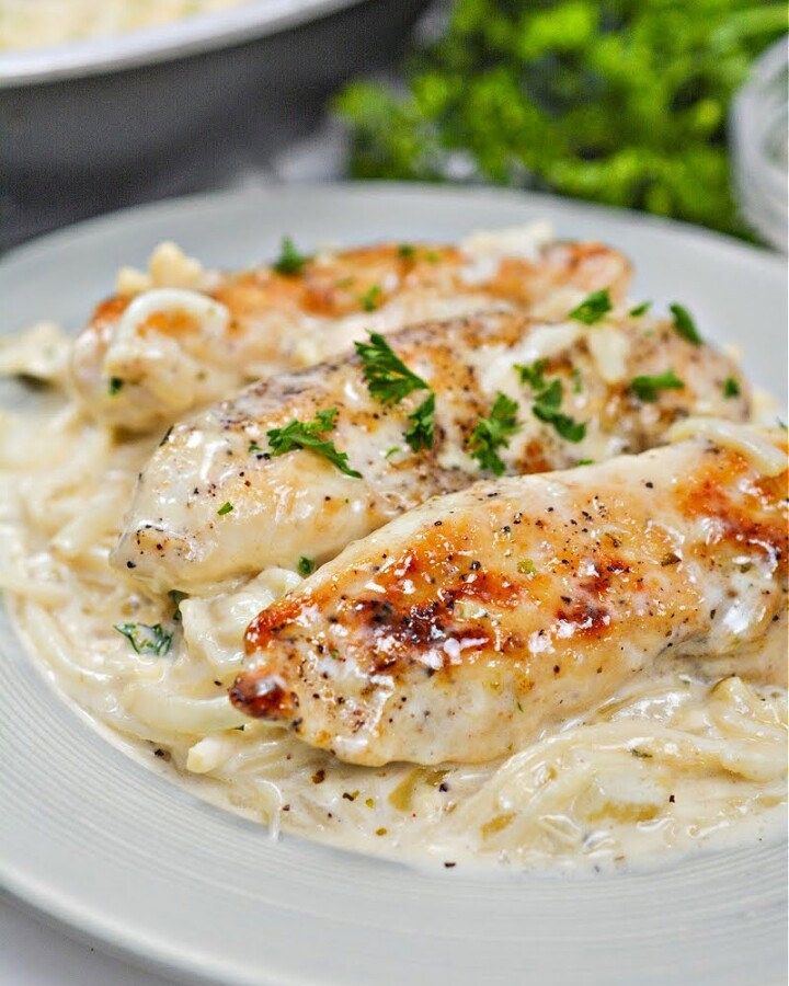 Low-Carb Chicken Caesar Pasta
