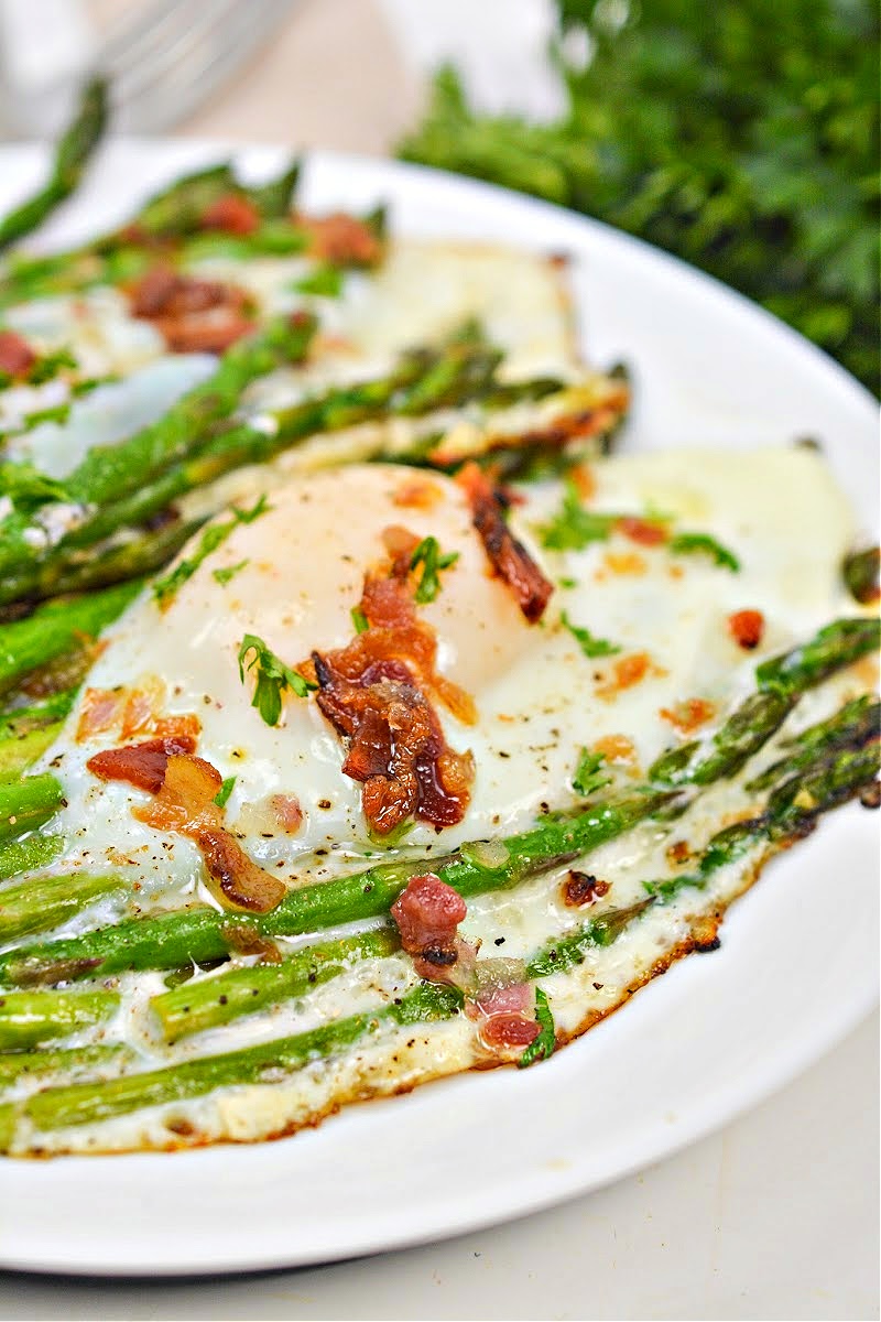 Keto Asparagus and Eggs With Warm Bacon Dressing
