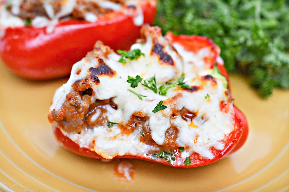 Keto Lasagna Stuffed Peppers