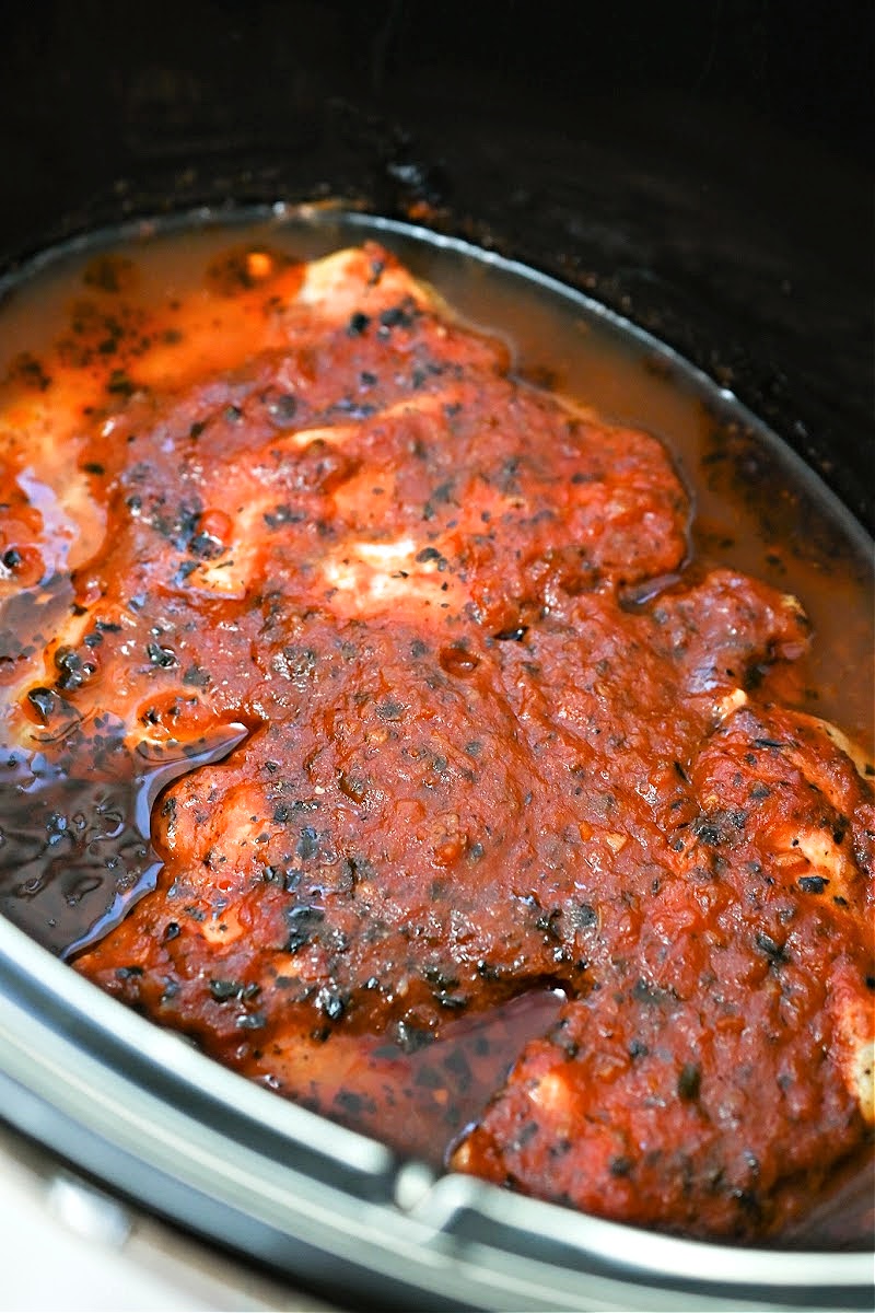 Keto Crockpot Tomato Alfredo Chicken
