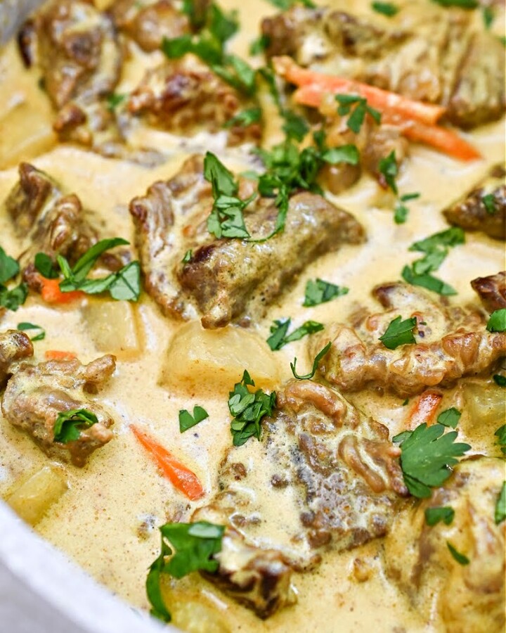 Low Carb Coconut Curry Beef Stew