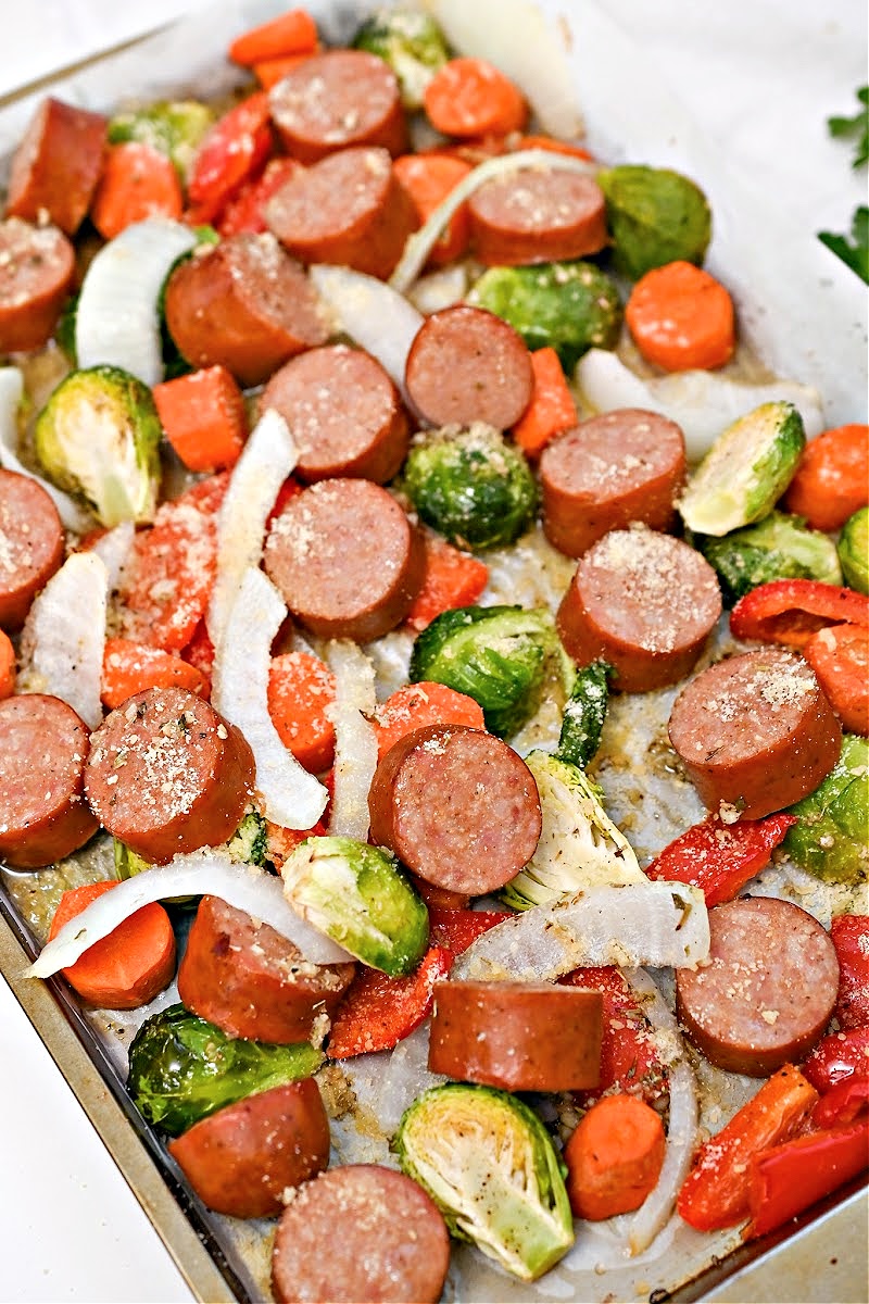A sheet pan of kielbasa sausages and low-carb vegetables