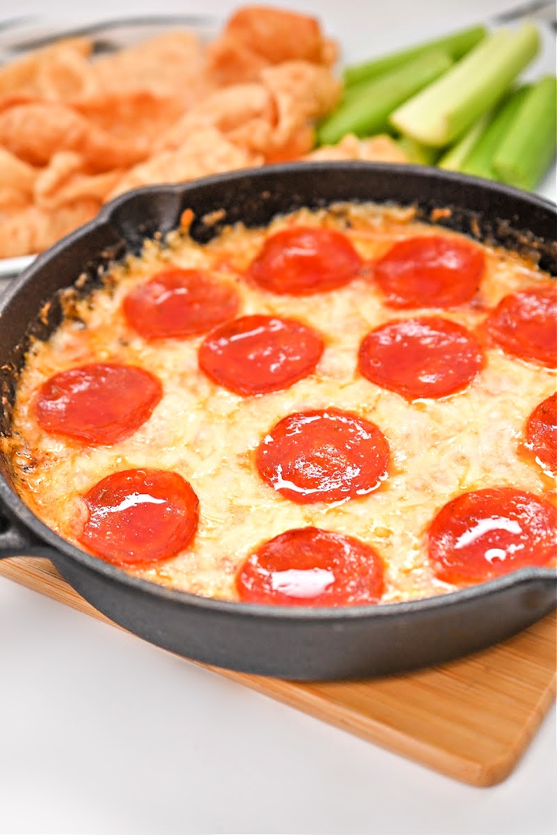 Low Carb Cottage Cheese Pizza Dip