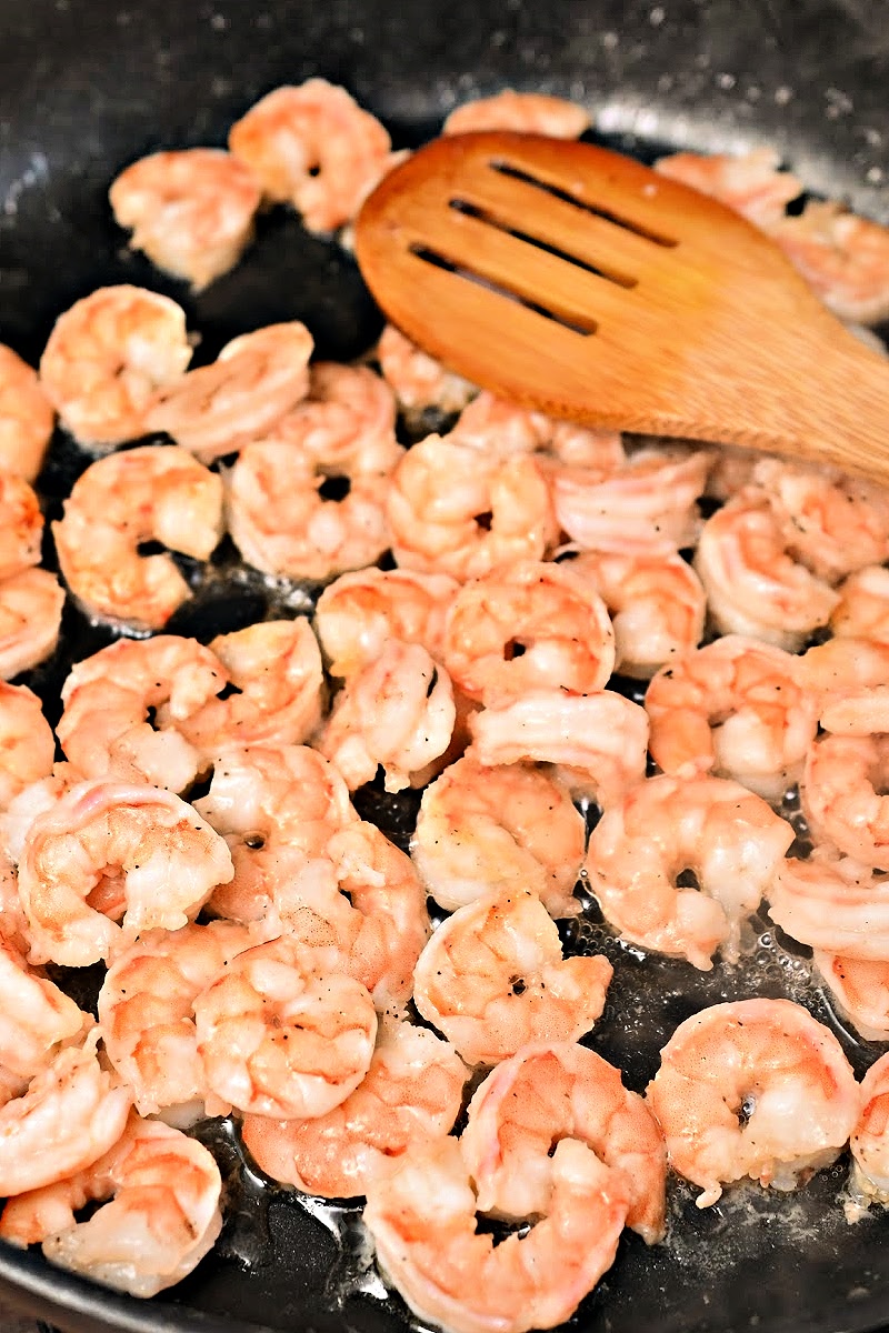 Cooking shrimp in the skillet