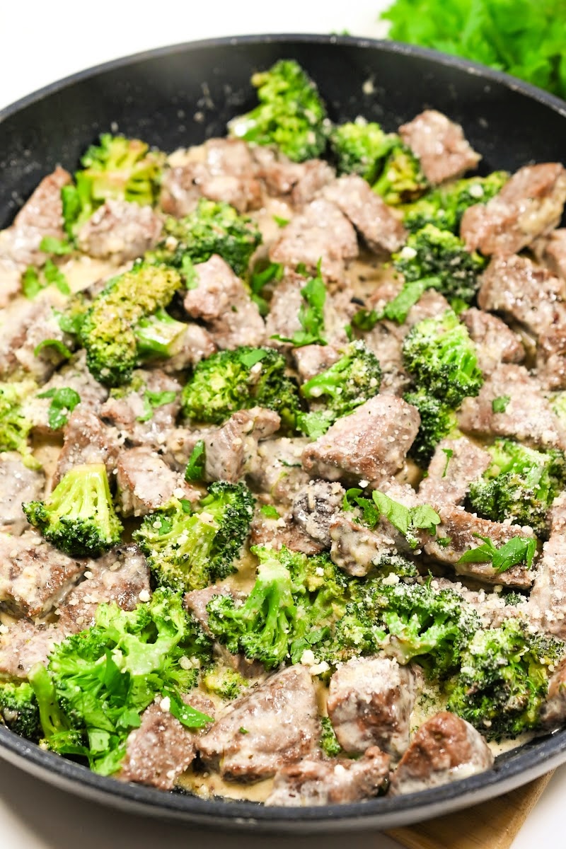 Keto Steak and Broccoli Alfredo
