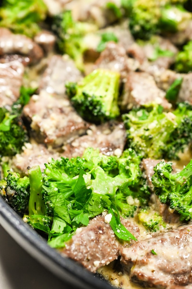 Keto Steak and Broccoli Alfredo