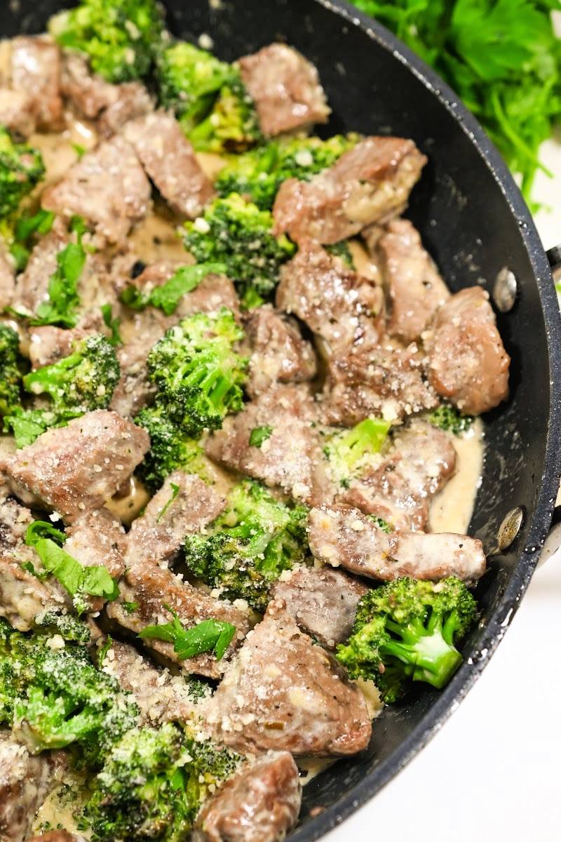 Keto Steak and Broccoli Alfredo