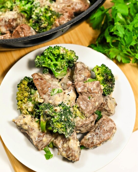 Keto Steak and Broccoli Alfredo