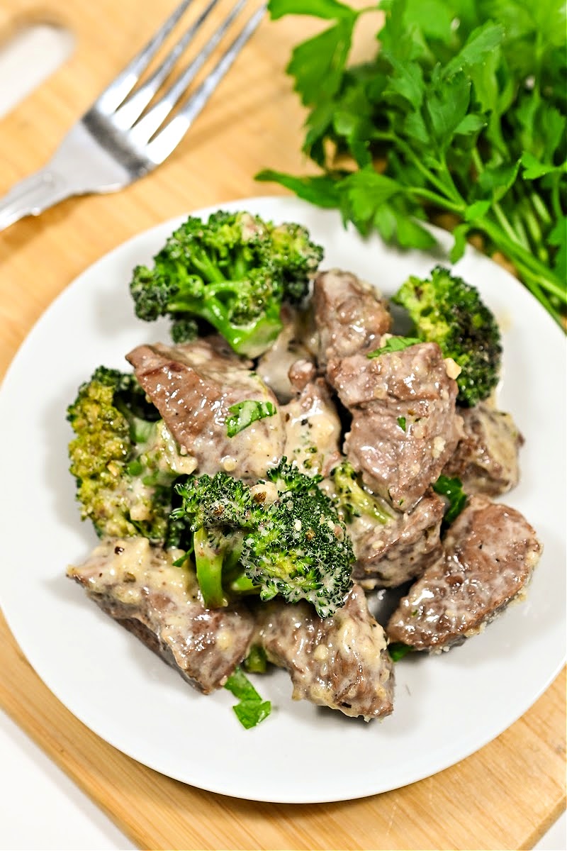 Keto Steak and Broccoli Alfredo