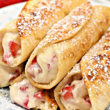 Keto Strawberry Cream Cheese Roll Ups