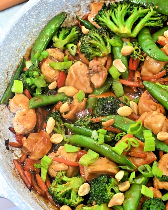 Keto Peanut Thai Chicken Skillet