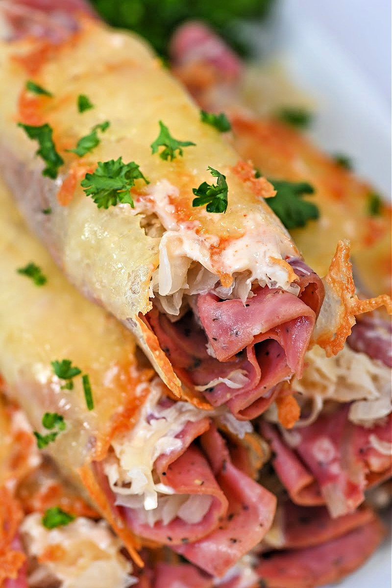 Crispy Keto Reuben Roll-Ups