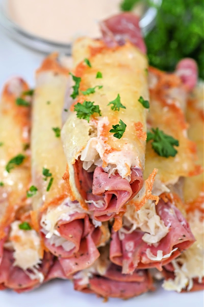 Crispy Keto Reuben Roll-Ups
