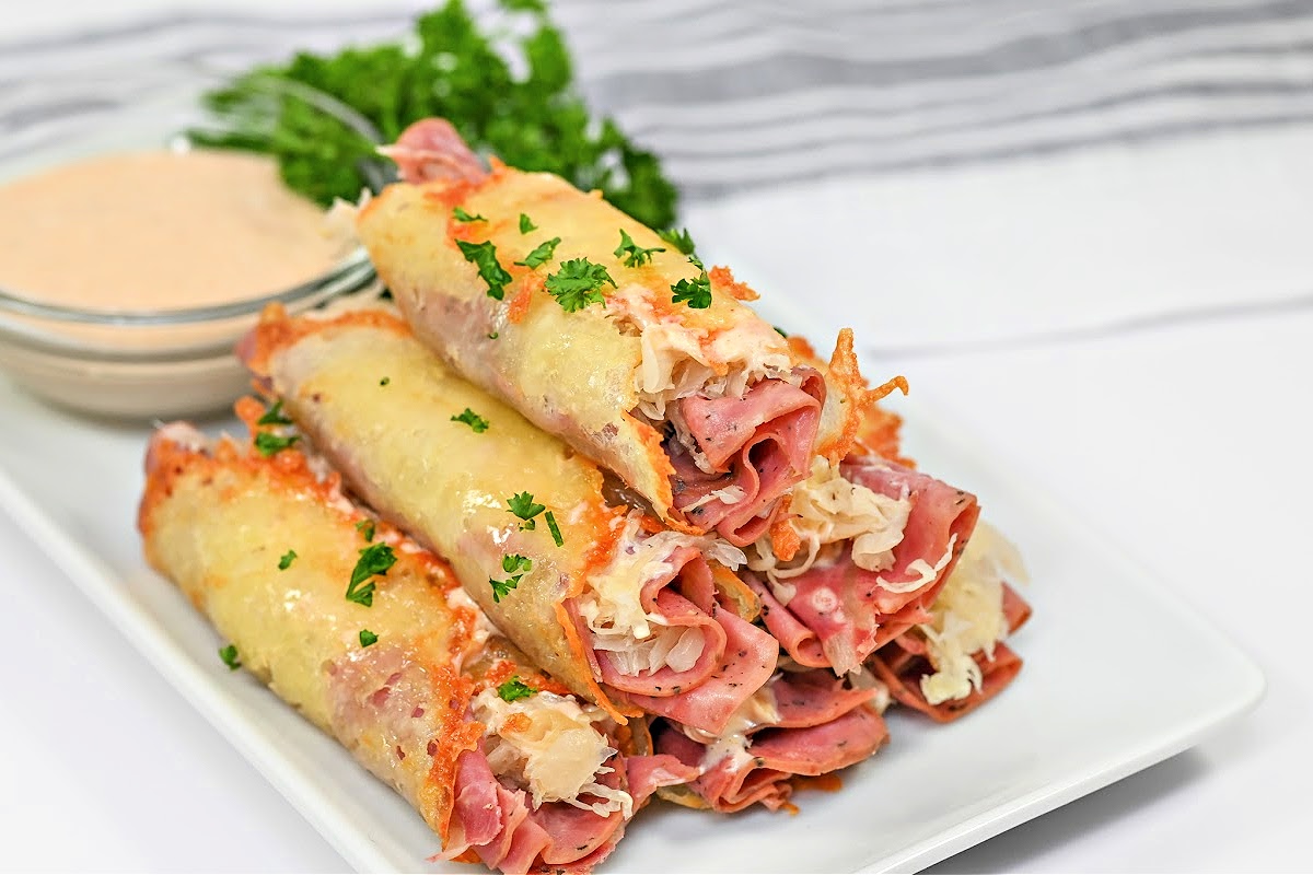 Crispy Keto Reuben Roll-Ups