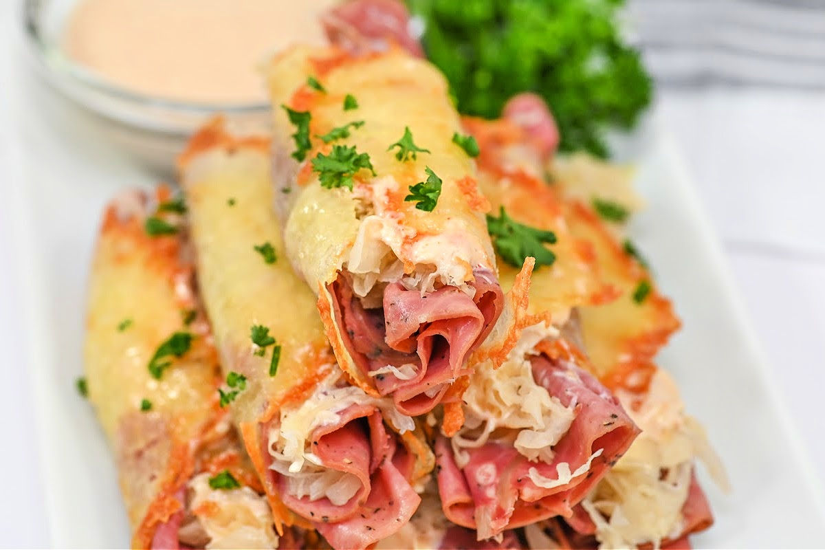 Crispy Keto Reuben Roll-Ups