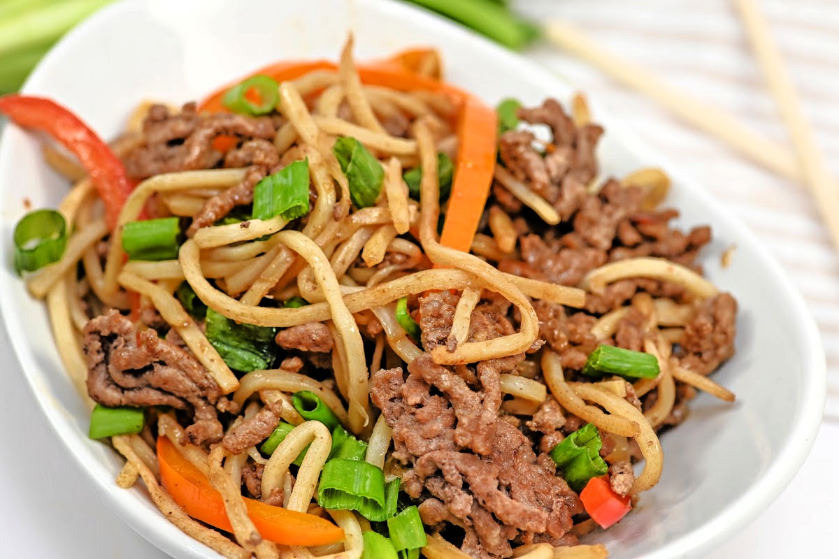 Easy Keto Lo Mein With Ground Beef
