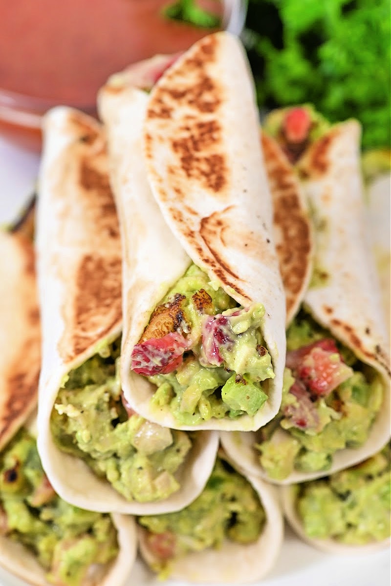 Keto Avocado Chicken Strawberry Salad Roll-Ups