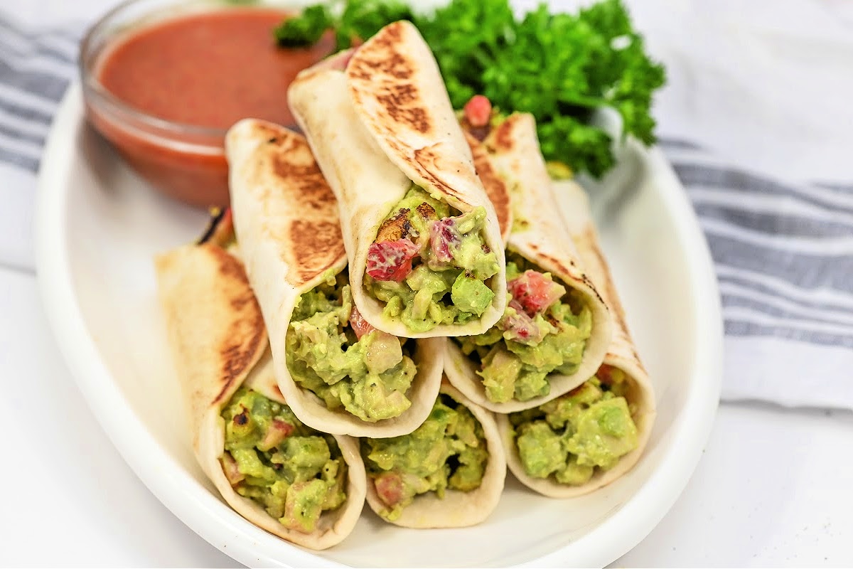 Keto Avocado Chicken Strawberry Salad Roll-Ups