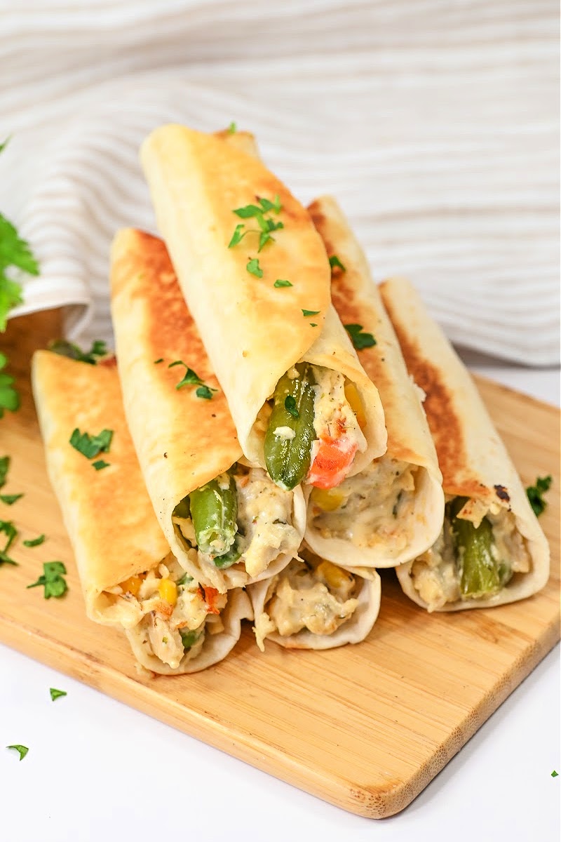 Low-Carb Crispy Chicken Pot Pie Roll-Ups
