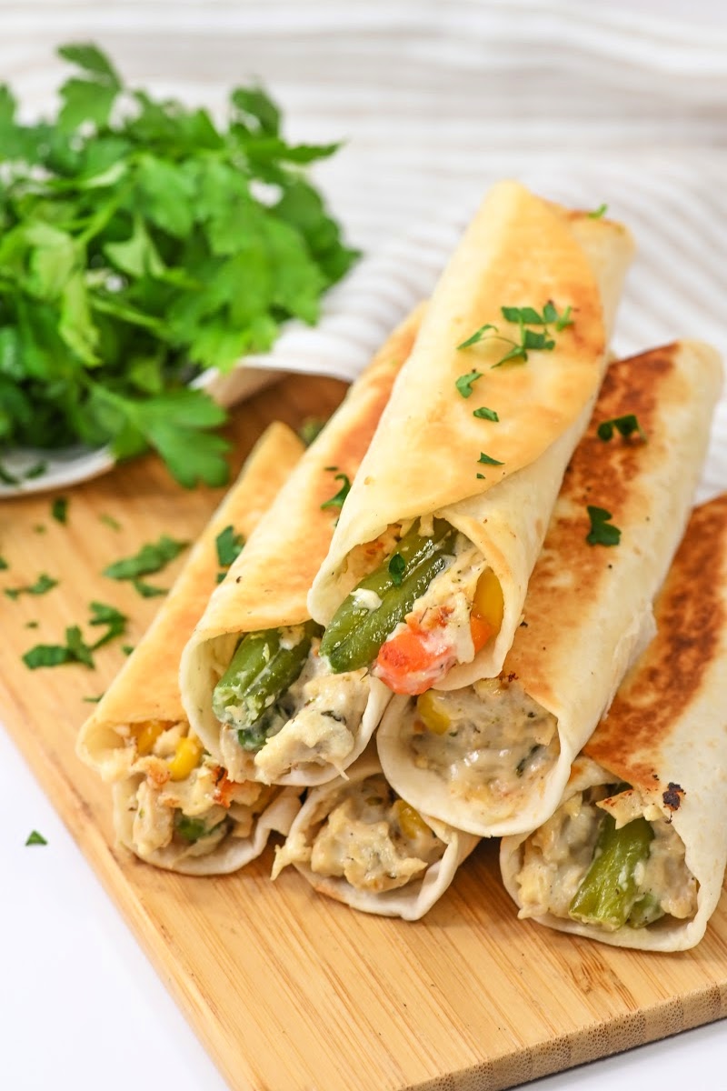 Low-Carb Crispy Chicken Pot Pie Roll-Ups