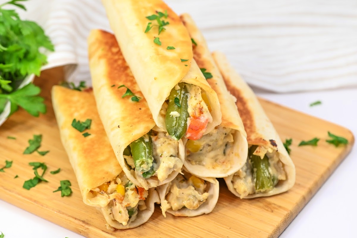 Low-Carb Crispy Chicken Pot Pie Roll-Ups