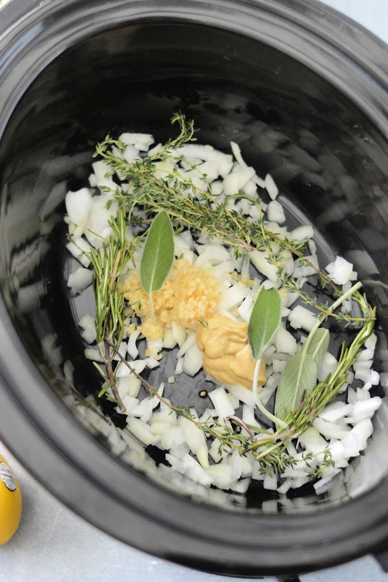 Keto Slow Cooker Wine and Herb Chicken