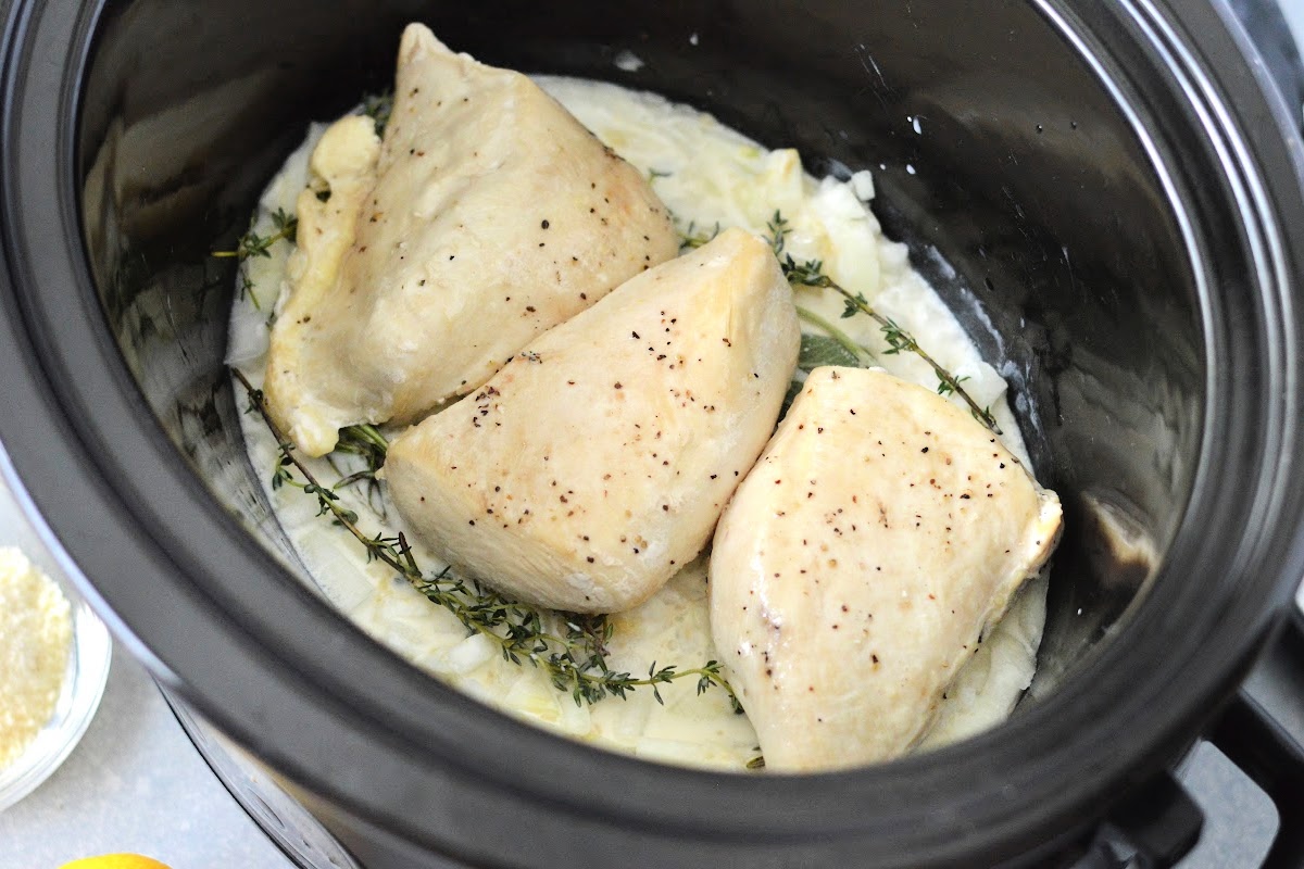 Keto Slow Cooker Wine and Herb Chicken