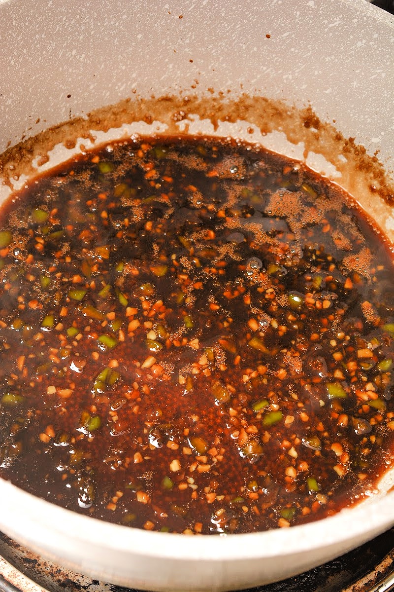 The sauce for the chicken