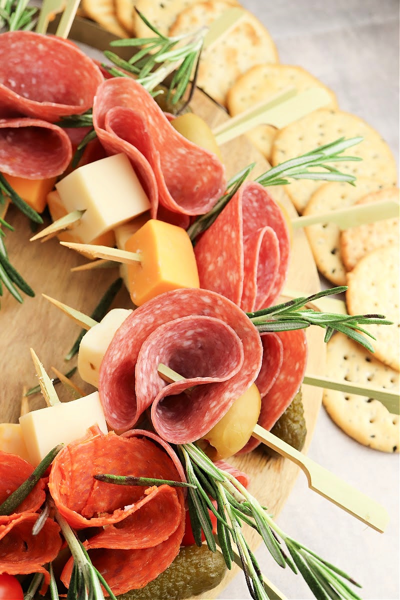 Low-Carb Charcuterie Wreath